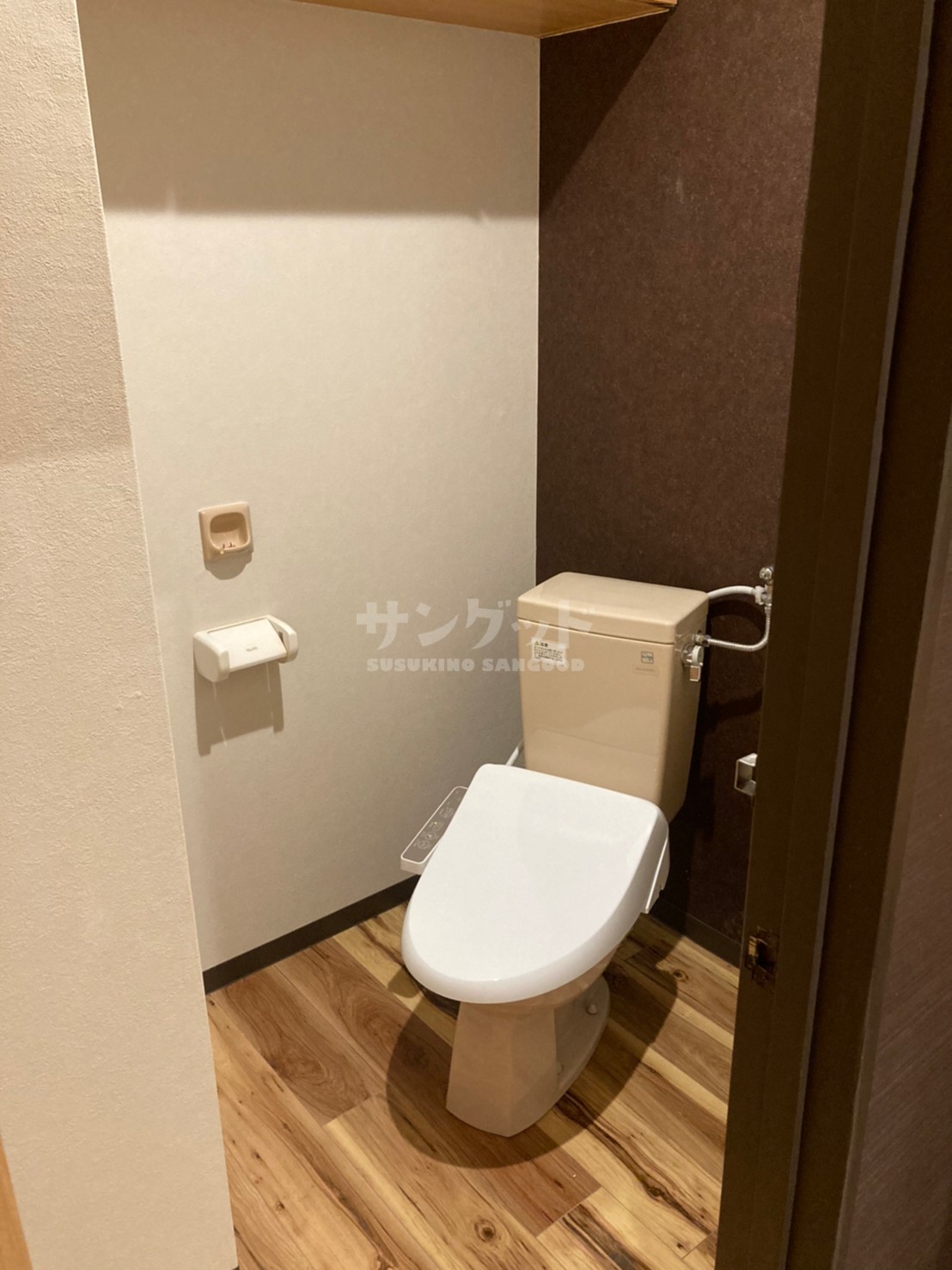 LC2号館（旧NASAユニバーサルビル）