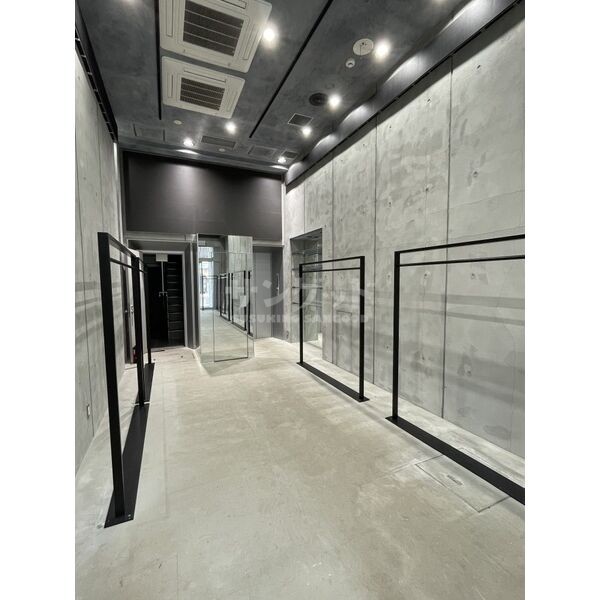 photo1