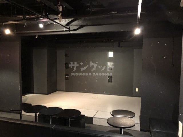 photo1