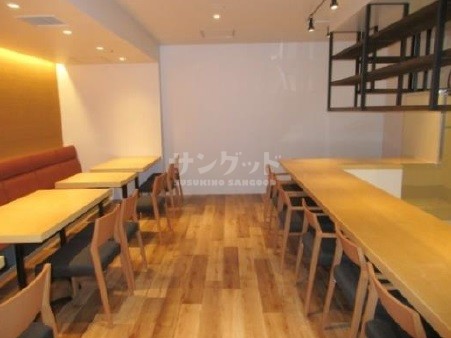 photo1