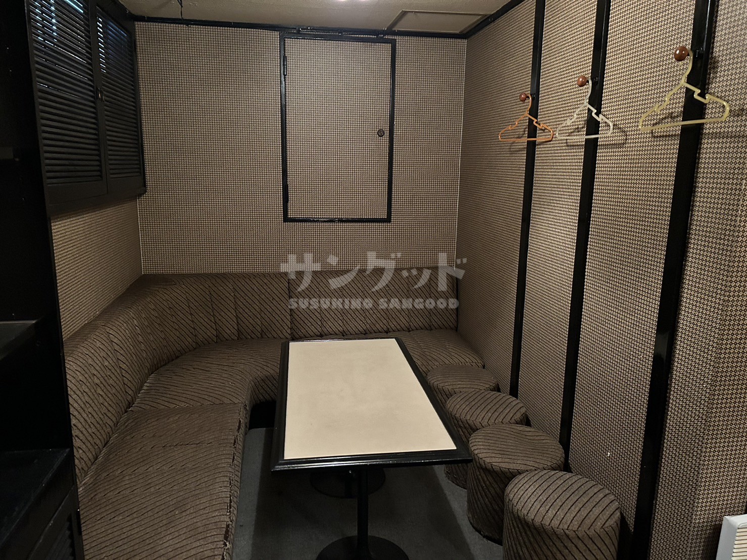 photo1