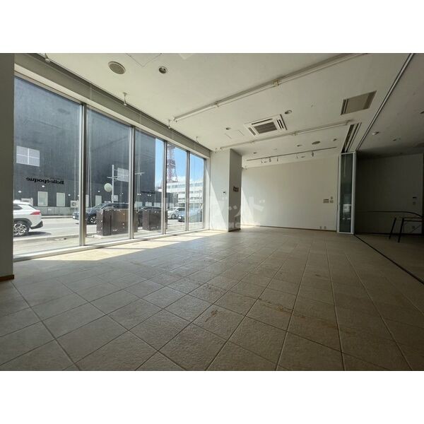 photo1
