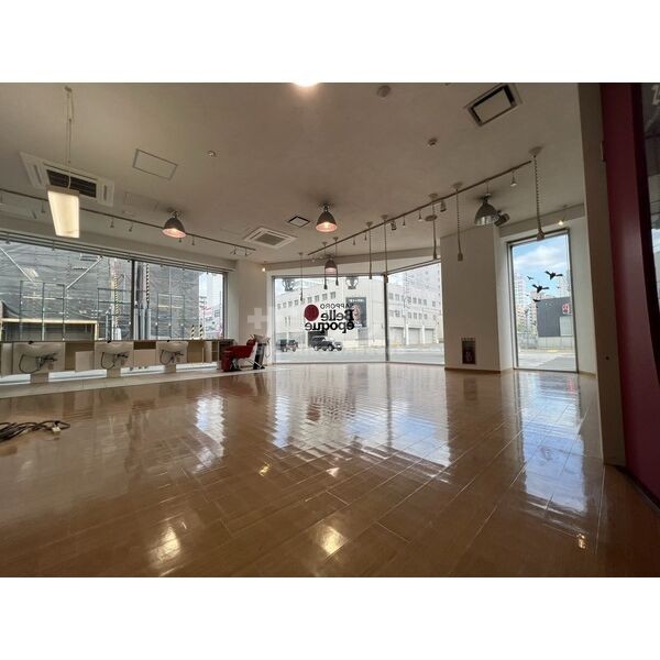 photo1